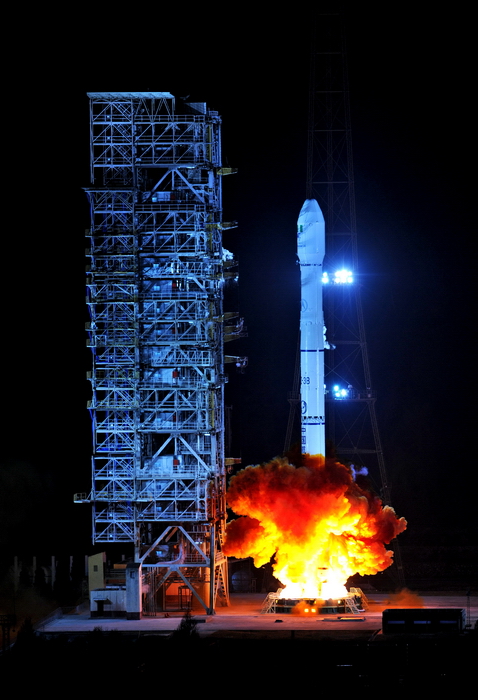 En este momento estás viendo China pone en órbita el satélite nigeriano NigComSat-1R