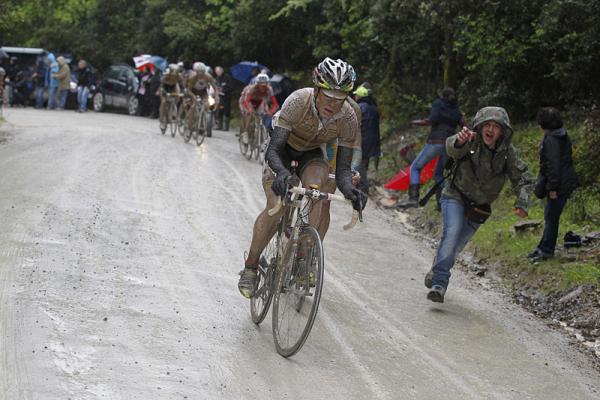 Lee más sobre el artículo Disfruta del ciclismo Strade bianche en Abierto