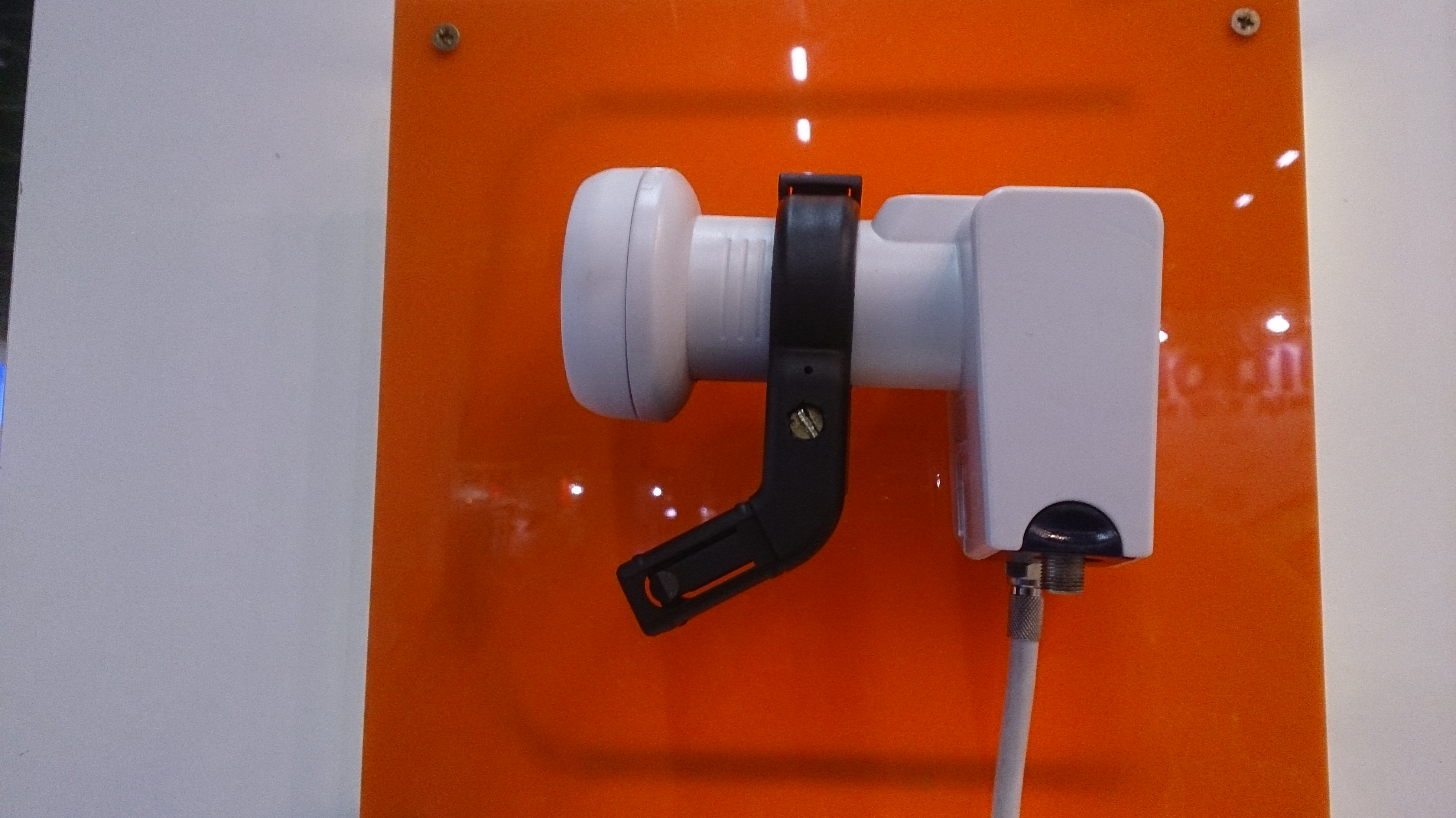 Lee más sobre el artículo DLNB, hasta 24 bandas de usuario en un solo cable coaxial
